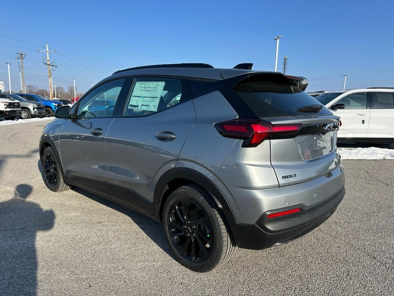 Chevrolet Bolt Vehicle Full-screen Gallery Image 3