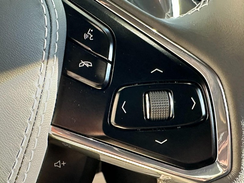 Chevrolet Corvette Vehicle Full-screen Gallery Image 10