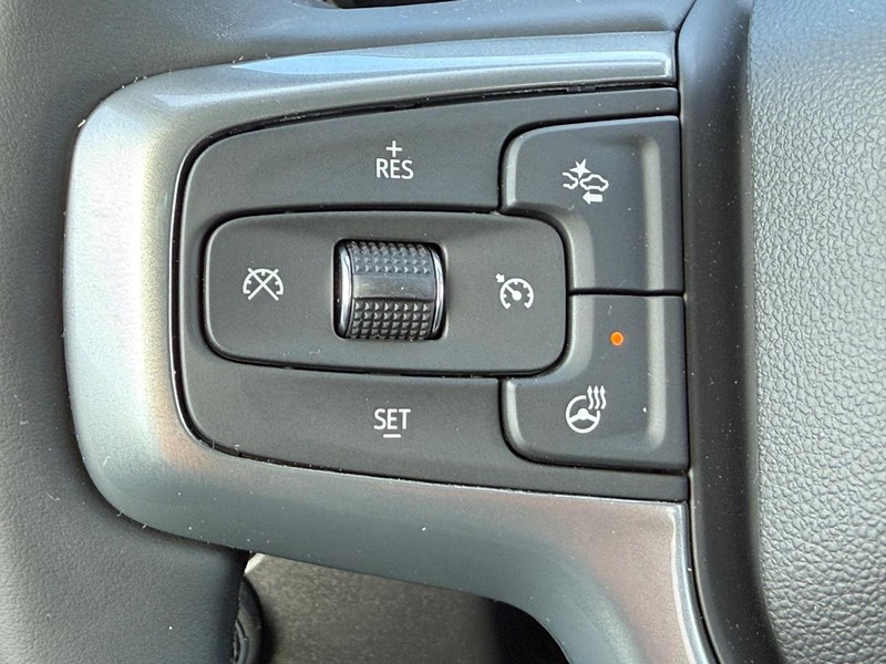 Chevrolet Silverado 1500 Vehicle Full-screen Gallery Image 8