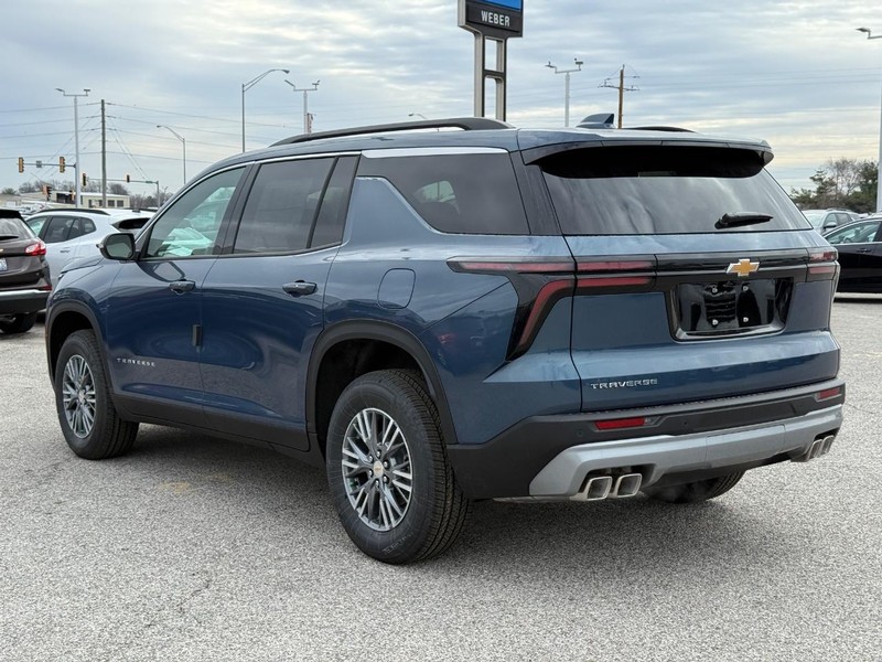 Chevrolet Traverse Vehicle Full-screen Gallery Image 3
