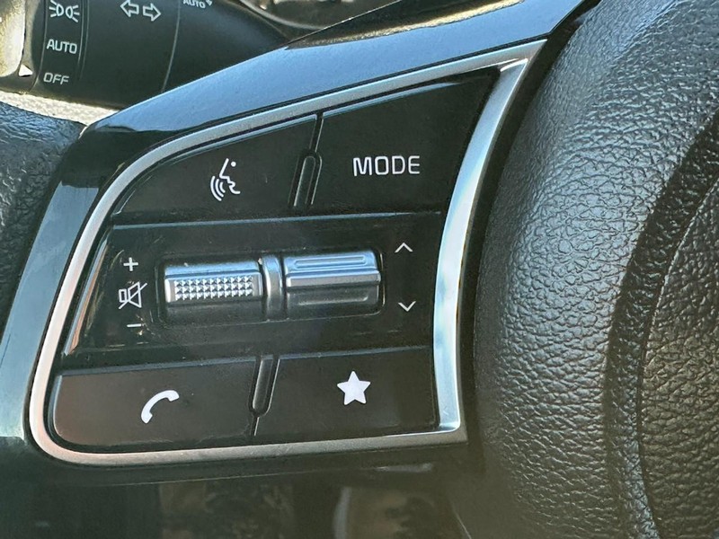 Kia Forte Vehicle Full-screen Gallery Image 17