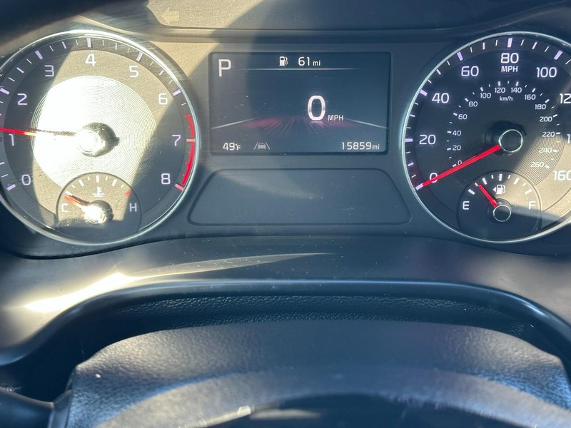 Kia Forte Vehicle Full-screen Gallery Image 19