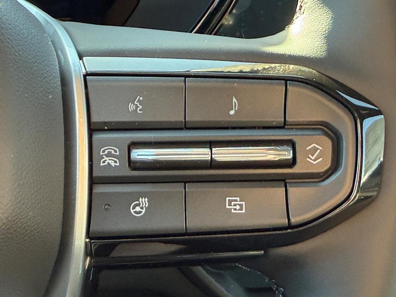 Chevrolet Colorado Vehicle Full-screen Gallery Image 9