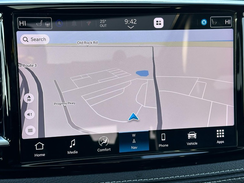 Chrysler Pacifica Vehicle Full-screen Gallery Image 24