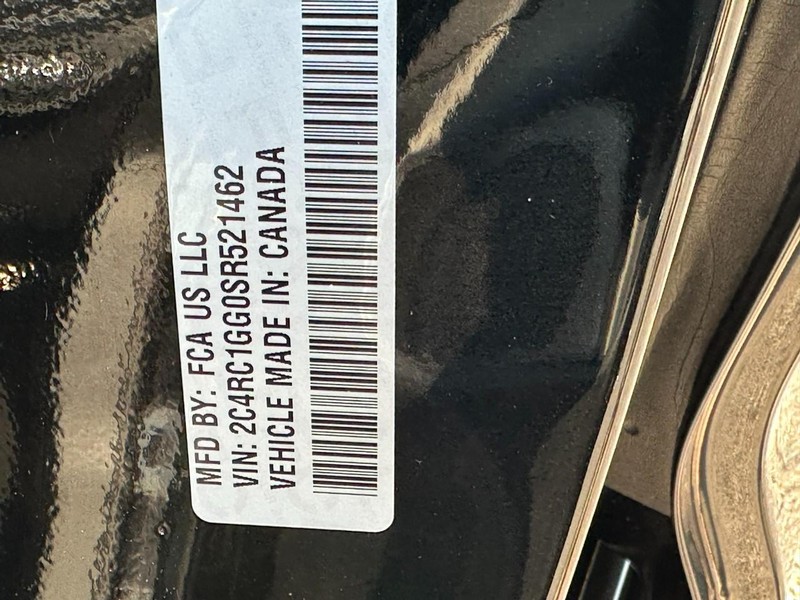 Chrysler Pacifica Vehicle Full-screen Gallery Image 26