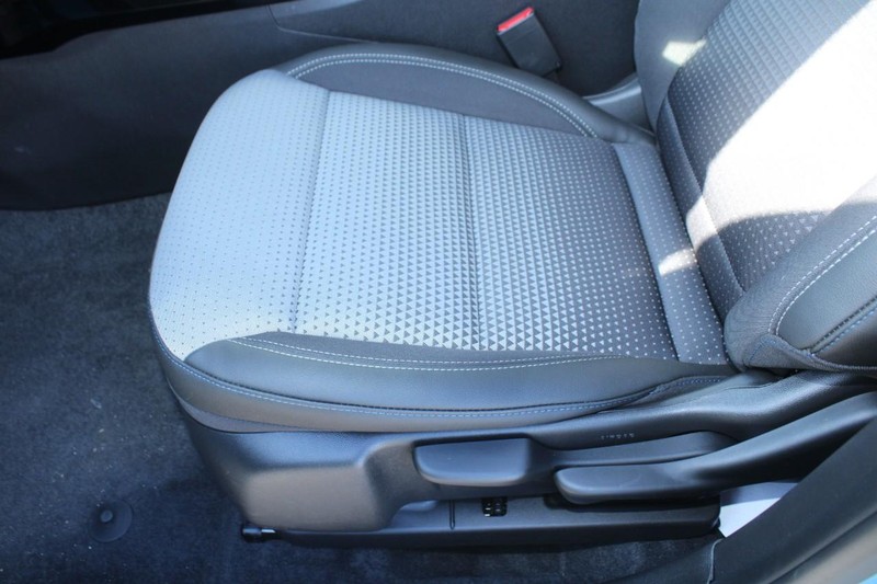 Chevrolet Trax Vehicle Full-screen Gallery Image 15