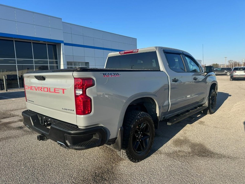 Chevrolet Silverado 1500 Vehicle Full-screen Gallery Image 6