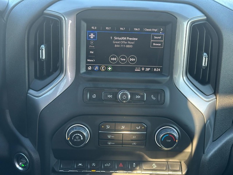 Chevrolet Silverado 1500 Vehicle Full-screen Gallery Image 13