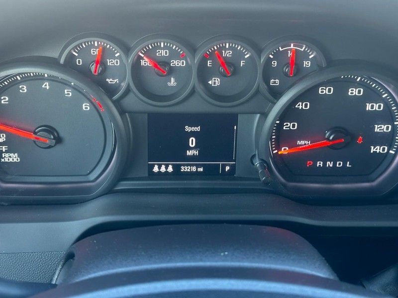 Chevrolet Silverado 1500 Vehicle Full-screen Gallery Image 19