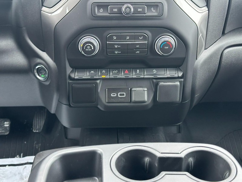 Chevrolet Silverado 1500 Vehicle Full-screen Gallery Image 8