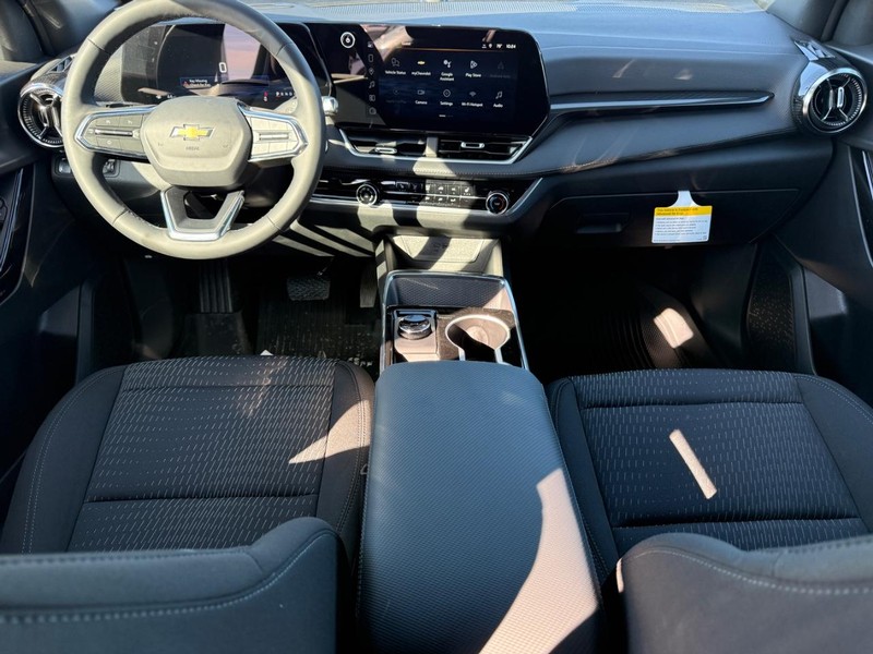 Chevrolet Equinox Vehicle Full-screen Gallery Image 6