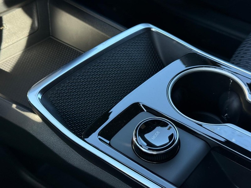 Chevrolet Equinox Vehicle Full-screen Gallery Image 13