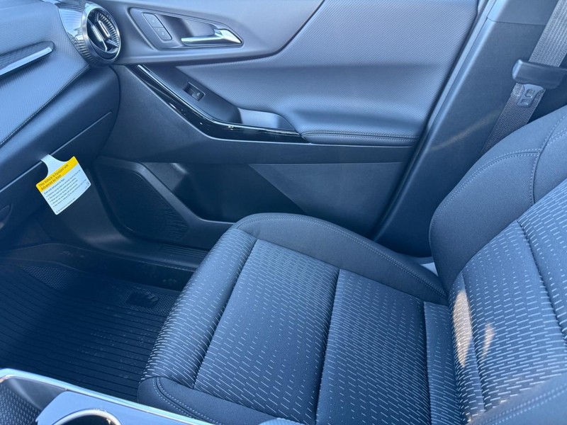 Chevrolet Equinox Vehicle Full-screen Gallery Image 14