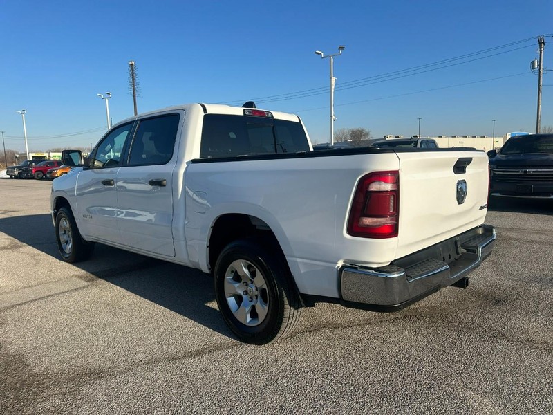 Ram 1500 Vehicle Full-screen Gallery Image 3