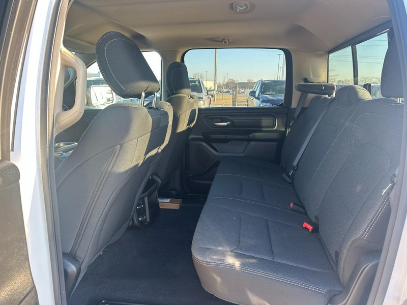 Ram 1500 Vehicle Full-screen Gallery Image 10