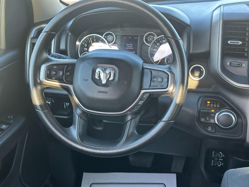 Ram 1500 Vehicle Full-screen Gallery Image 12