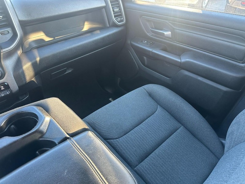 Ram 1500 Vehicle Full-screen Gallery Image 15