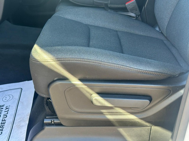 Ram 1500 Vehicle Full-screen Gallery Image 17