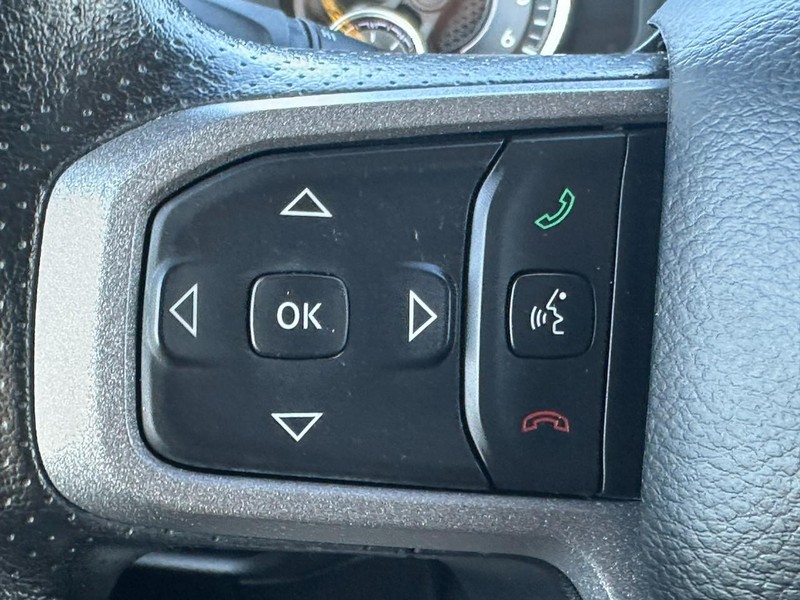 Ram 1500 Vehicle Full-screen Gallery Image 18