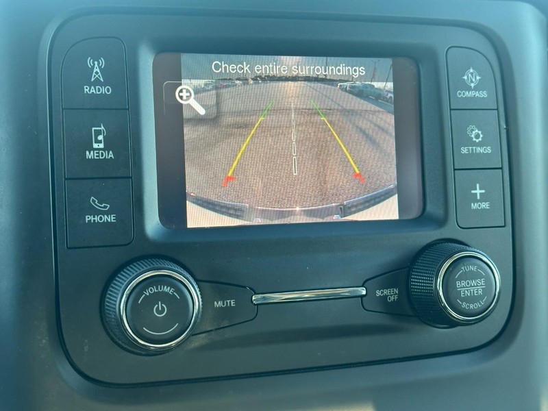 Ram 1500 Vehicle Full-screen Gallery Image 21