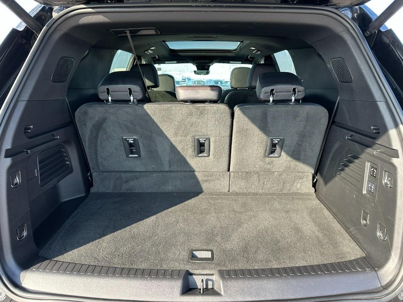 Chevrolet Traverse Vehicle Full-screen Gallery Image 5