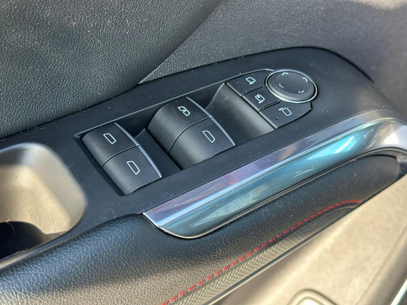 Chevrolet Traverse Vehicle Full-screen Gallery Image 19