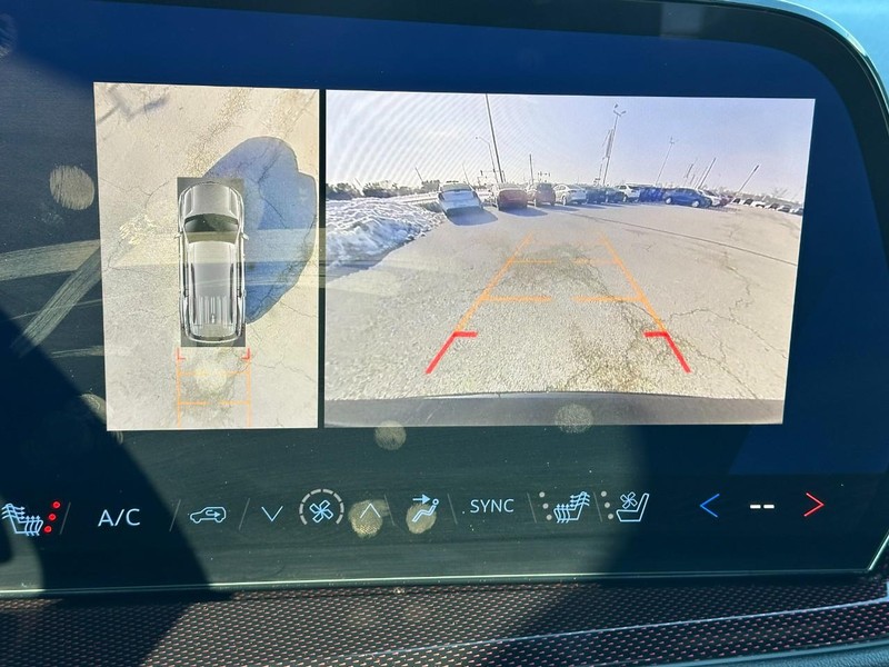 Chevrolet Traverse Vehicle Full-screen Gallery Image 25