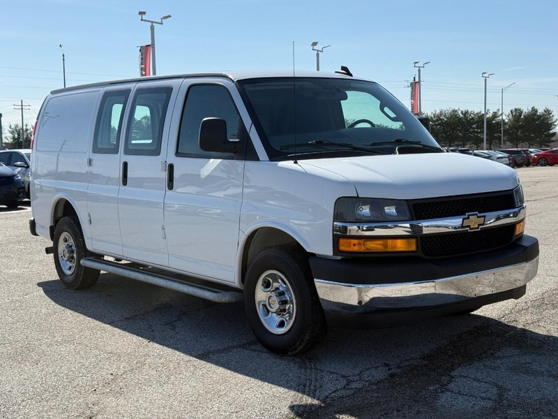 Chevrolet Express Cargo Van Vehicle Full-screen Gallery Image 8