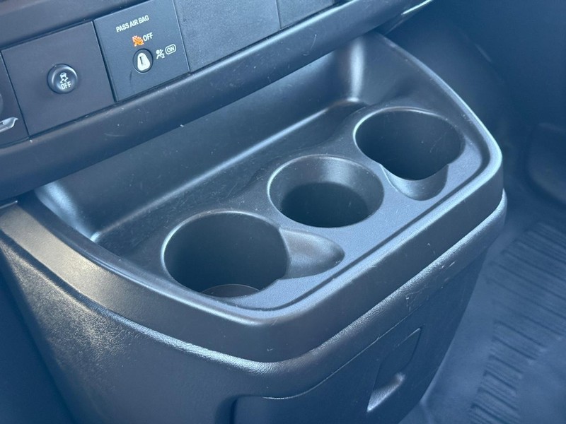 Chevrolet Express Cargo Van Vehicle Full-screen Gallery Image 19