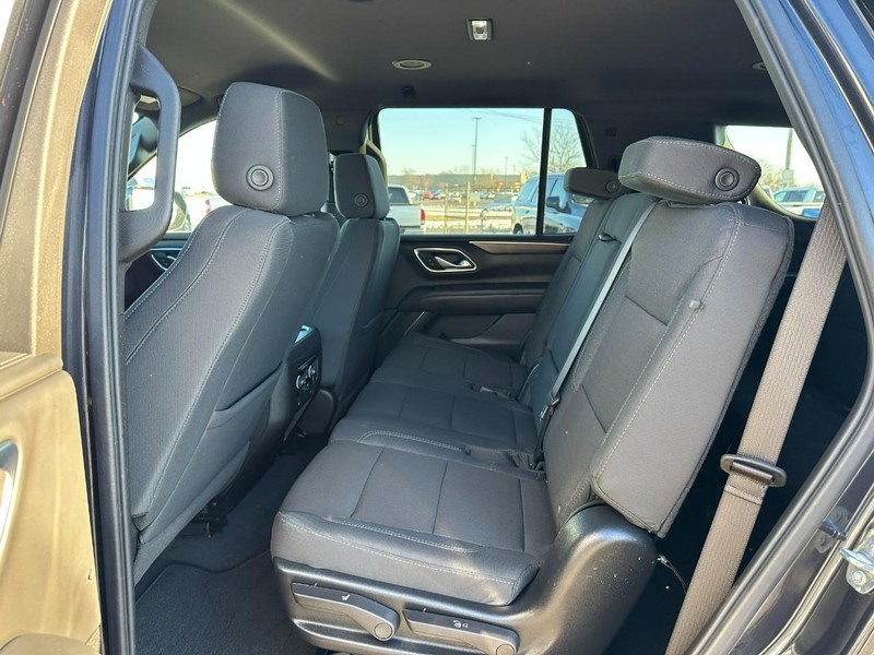 Chevrolet Tahoe Vehicle Full-screen Gallery Image 10