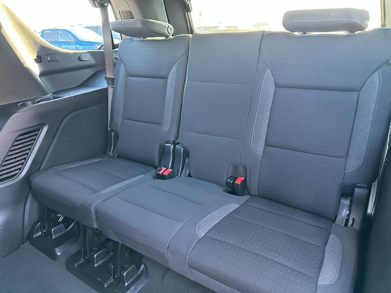 Chevrolet Tahoe Vehicle Full-screen Gallery Image 11