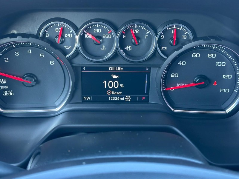 Chevrolet Tahoe Vehicle Full-screen Gallery Image 20