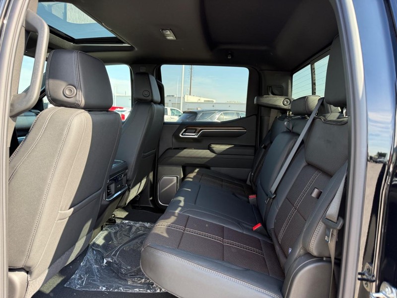 Chevrolet Silverado 1500 Vehicle Full-screen Gallery Image 5