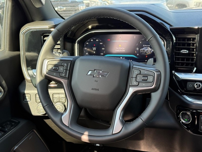 Chevrolet Silverado 1500 Vehicle Full-screen Gallery Image 9