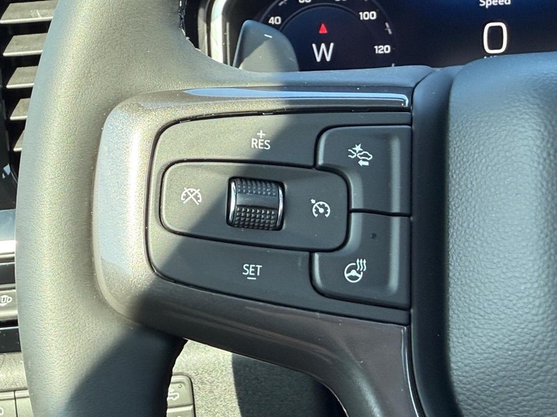 Chevrolet Silverado 1500 Vehicle Full-screen Gallery Image 10