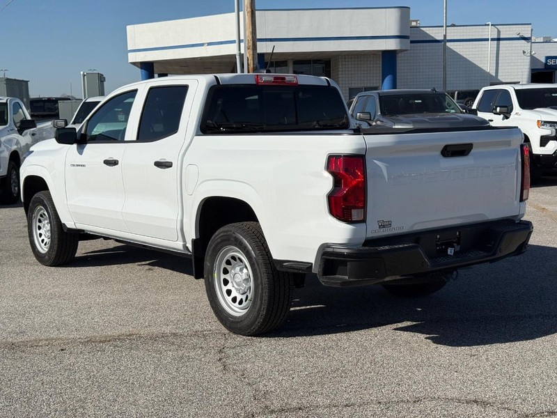 Chevrolet Colorado Vehicle Full-screen Gallery Image 3