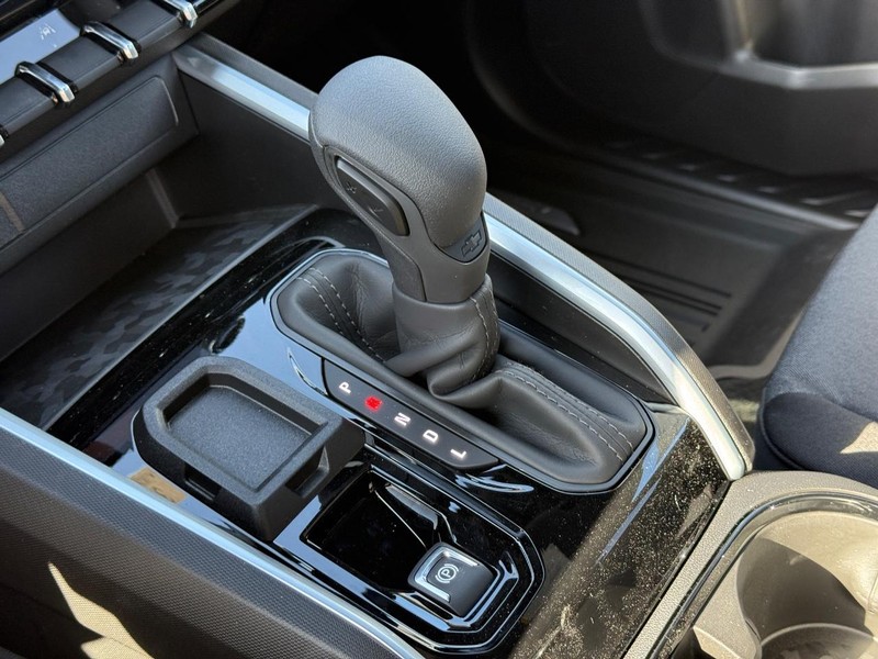 Chevrolet Colorado Vehicle Full-screen Gallery Image 13