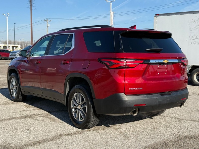 Chevrolet Traverse Vehicle Full-screen Gallery Image 3
