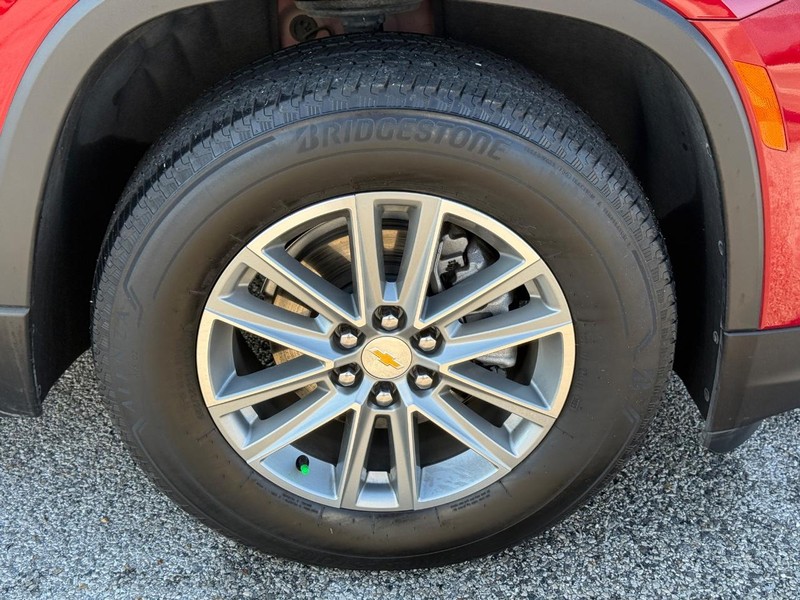 Chevrolet Traverse Vehicle Full-screen Gallery Image 7