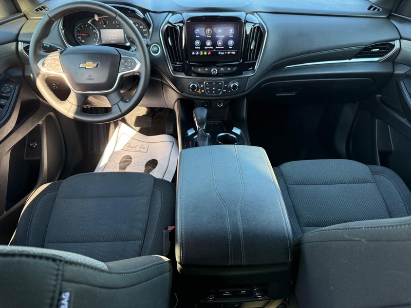 Chevrolet Traverse Vehicle Full-screen Gallery Image 12