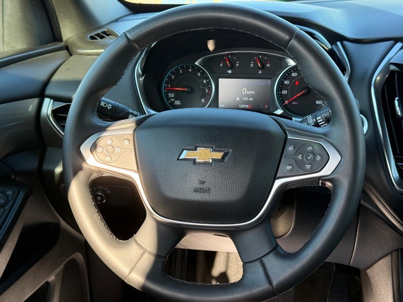 Chevrolet Traverse Vehicle Full-screen Gallery Image 13