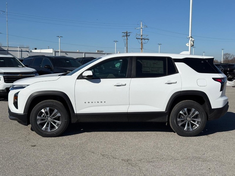 Chevrolet Equinox Vehicle Full-screen Gallery Image 2