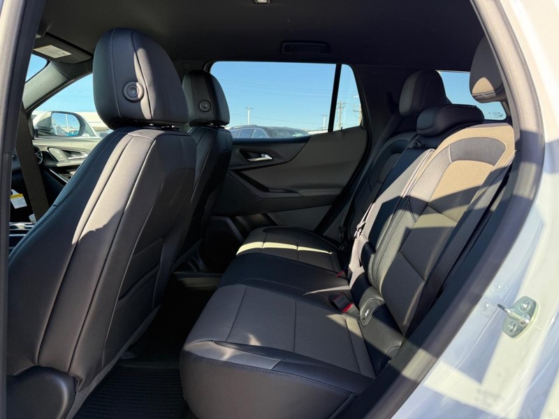 Chevrolet Equinox Vehicle Full-screen Gallery Image 5