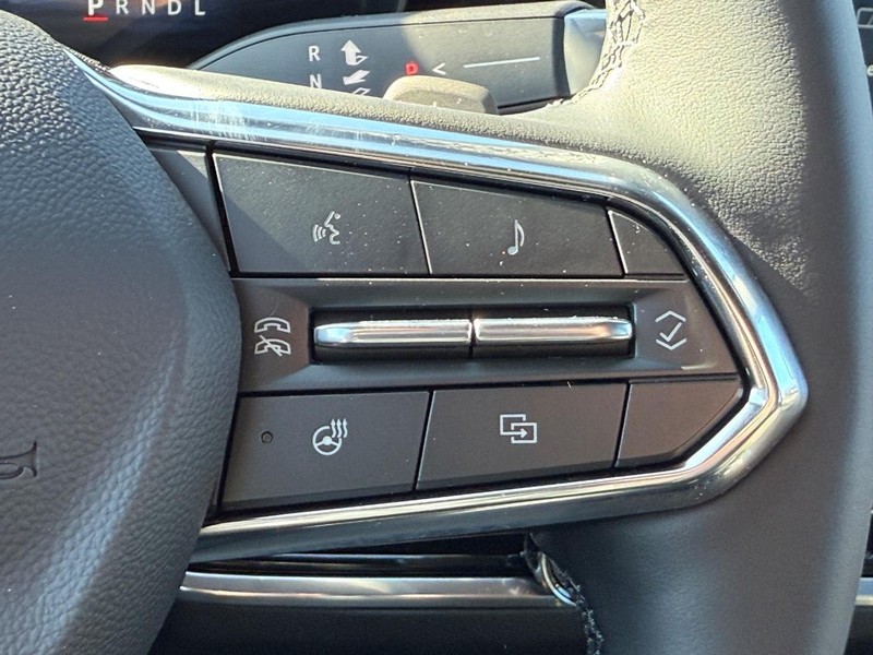 Chevrolet Equinox Vehicle Full-screen Gallery Image 9