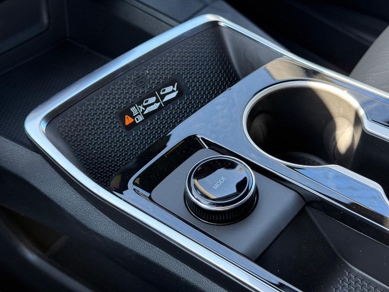 Chevrolet Equinox Vehicle Full-screen Gallery Image 13