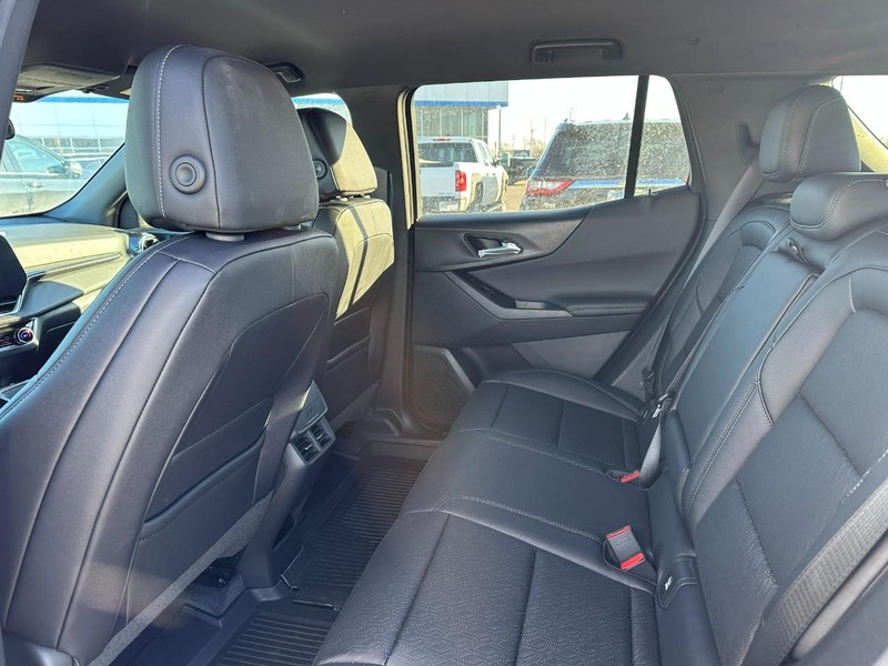 Chevrolet Equinox Vehicle Full-screen Gallery Image 4