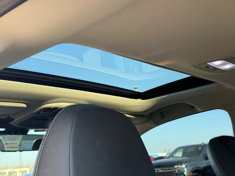 Subaru Legacy Vehicle Full-screen Gallery Image 11