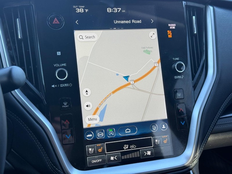 Subaru Legacy Vehicle Full-screen Gallery Image 17