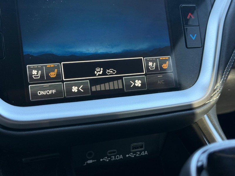 Subaru Legacy Vehicle Full-screen Gallery Image 19