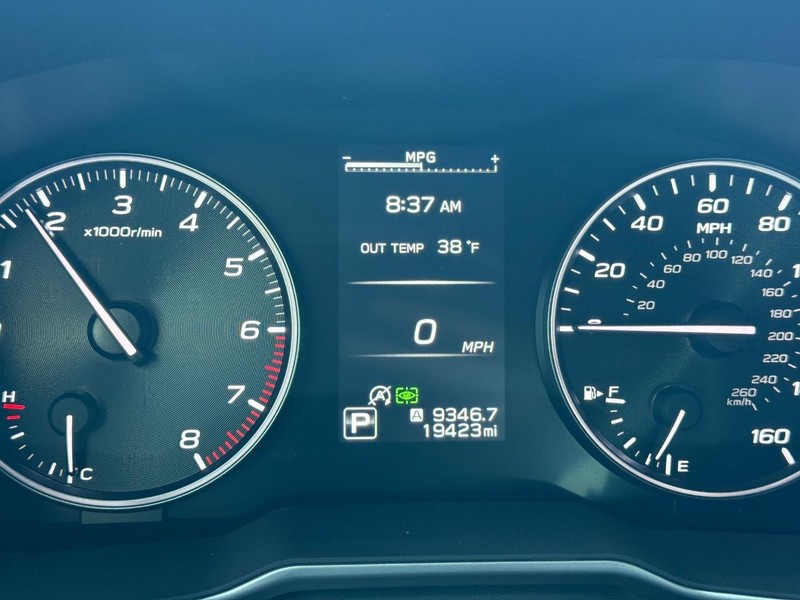 Subaru Legacy Vehicle Full-screen Gallery Image 22